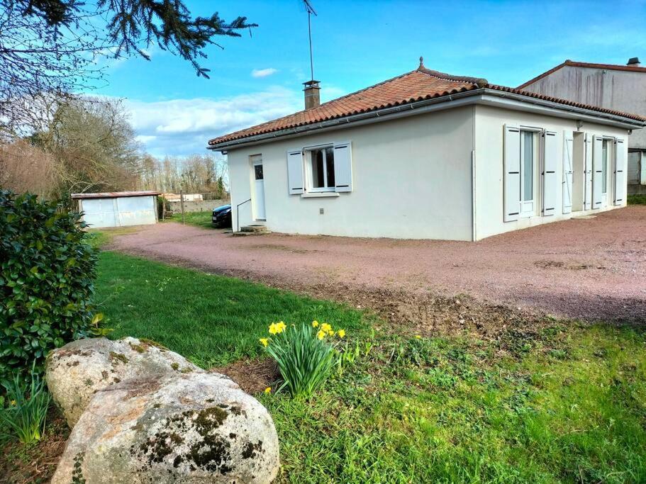 Petite Maison, Le Charme De L'Ancien Saint-Mesmin  Exterior photo